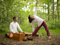 Ancrage ouverture coeur hatha yoga posture son